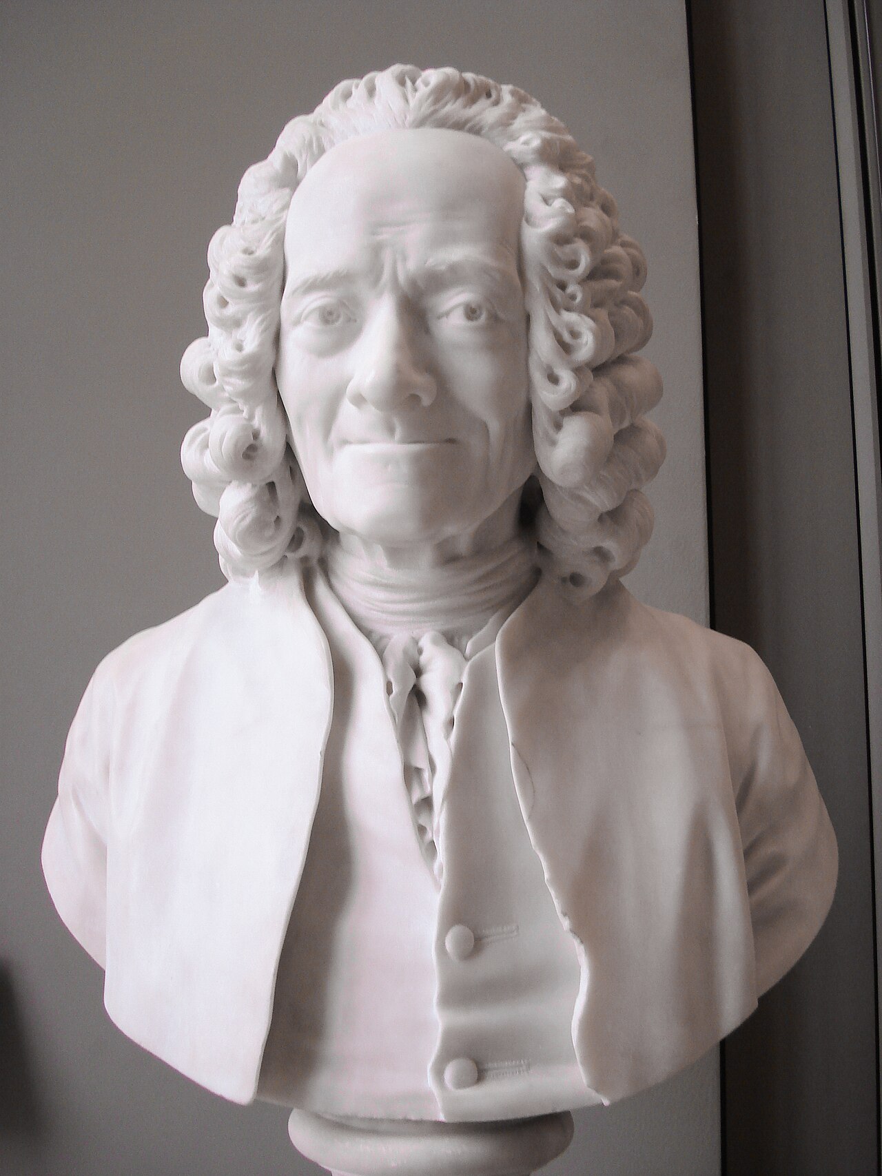 J.-A. Houdon, bust of Voltaire (1778), the Louvre — the face of enlightened reason and its satire